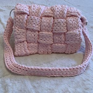 🌸🩰Baby Pink Woven Crossbody